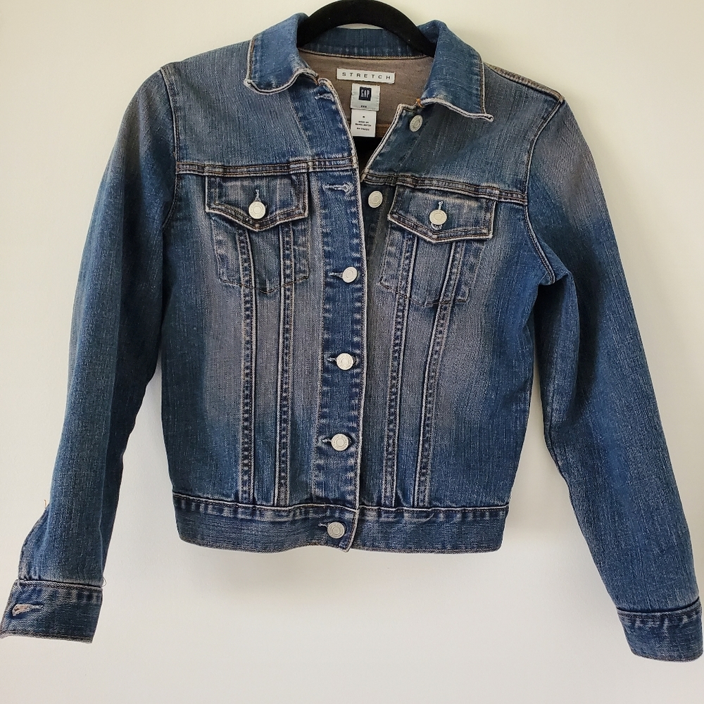 Gap Stretch jean jacket medium wash Size S